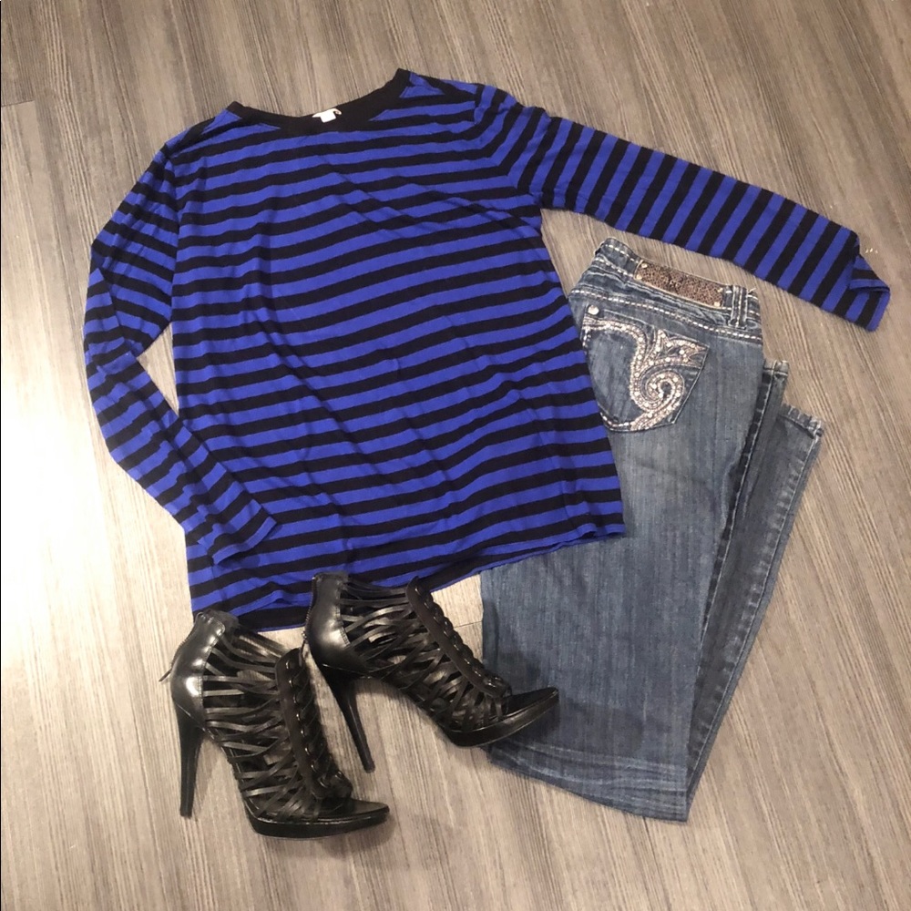 GAP long sleeved blue and black t-shirt sz small